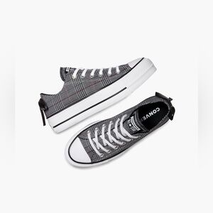 CONVERSE
CTAS Women’s Lift Black & White Plaid - Size 8 / SOLD OUT